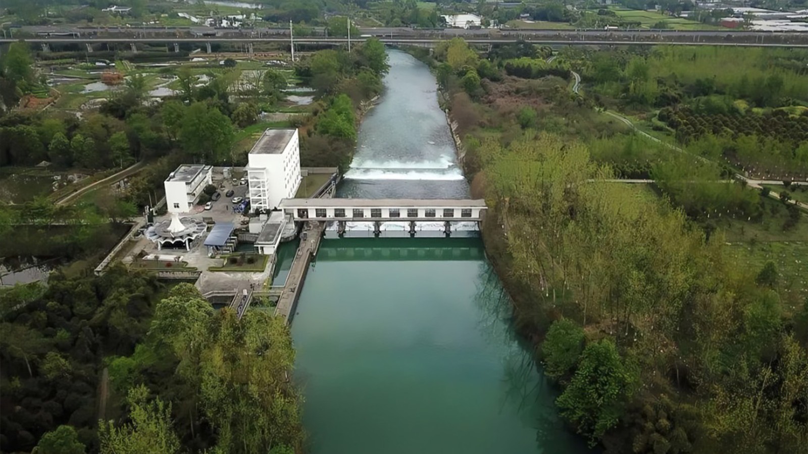 多功能水泵控制閥：集閘閥、逆止閥與水錘消除器于一體的創(chuàng)新閥門